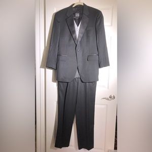 5 pieces Jos. A. Bank Men’s Set Blazer & Pants Suit Tuxedo like new